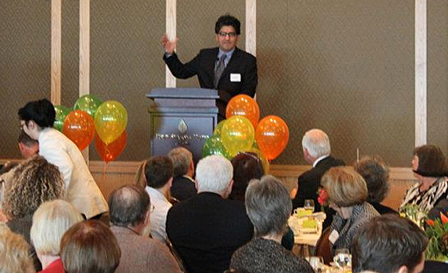 Sherman Alexie speaks at PlayGarden luncheon